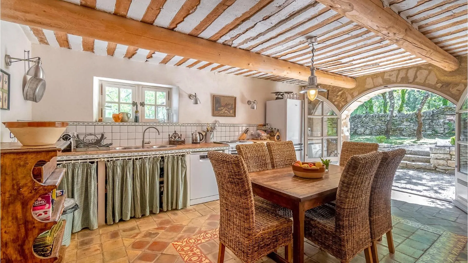 Lovely Home In Lacoste With Kitchen 0*, Lacoste (Vaucluse) France