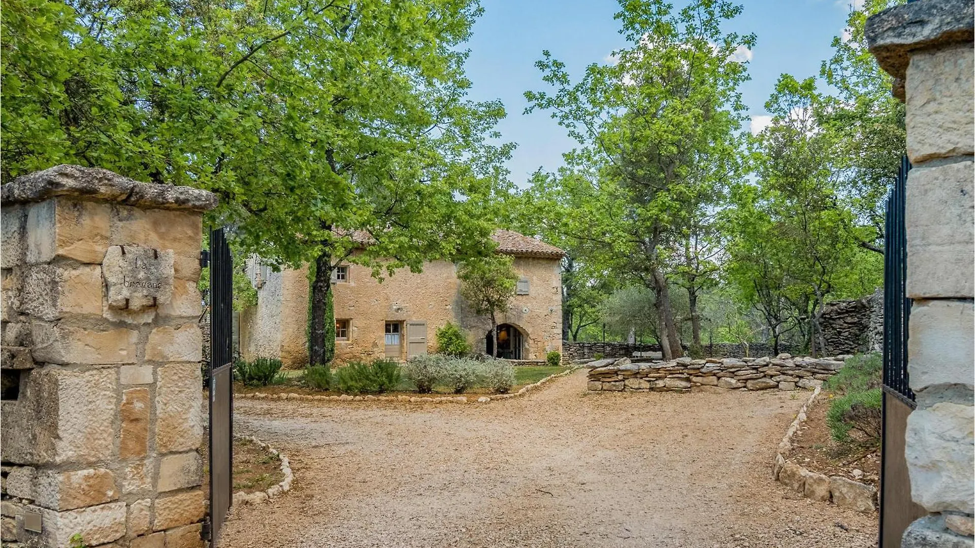 Lovely Home In Lacoste With Kitchen 0*, Lacoste (Vaucluse)